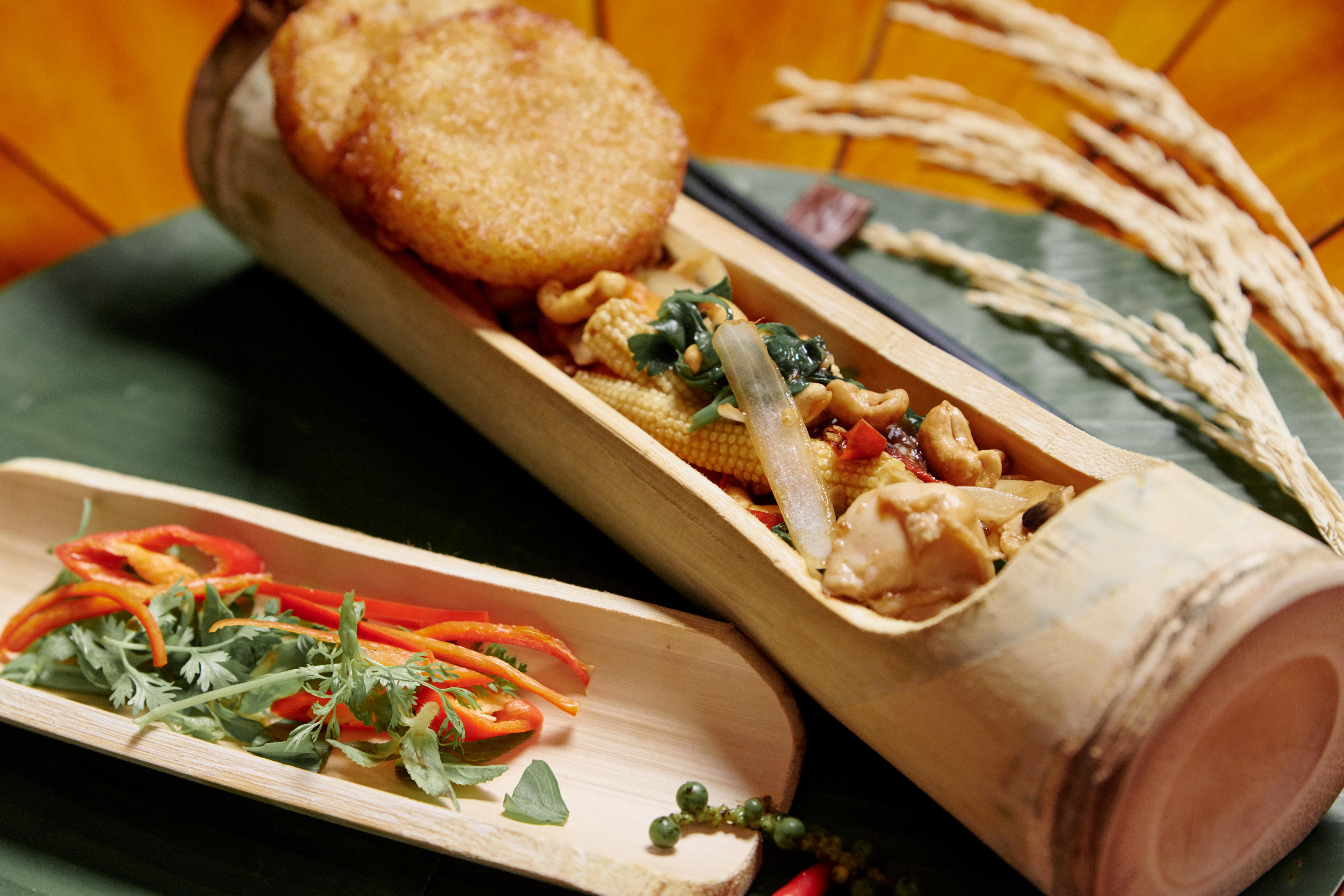 Salinda Resort Phu Quoc - Sparkling Wine Breakfast Luaran gambar Bamboo chicken
